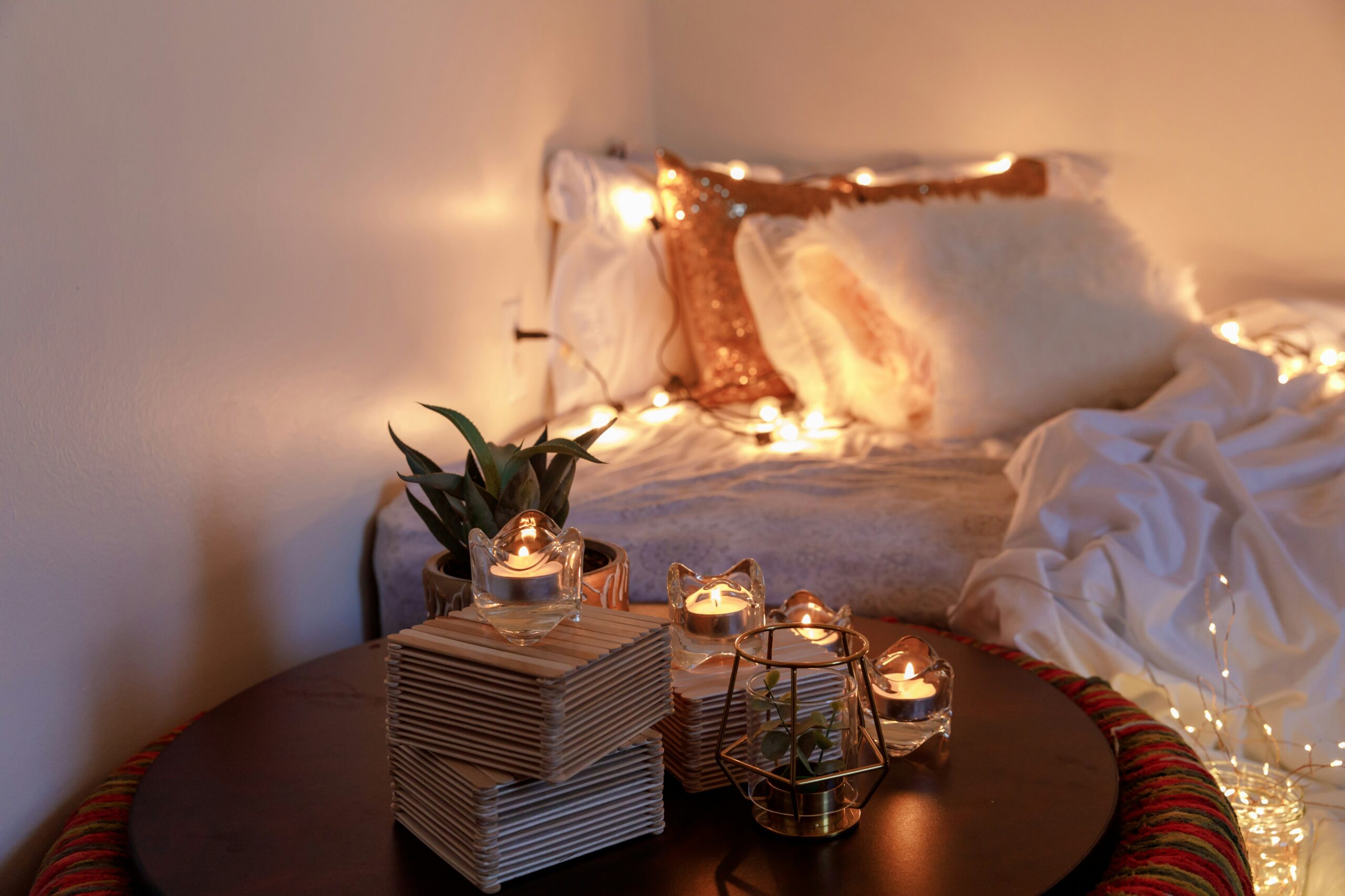 Membuat kamar menjadi nyaman dengan lilin aromaterapi berbahan alami